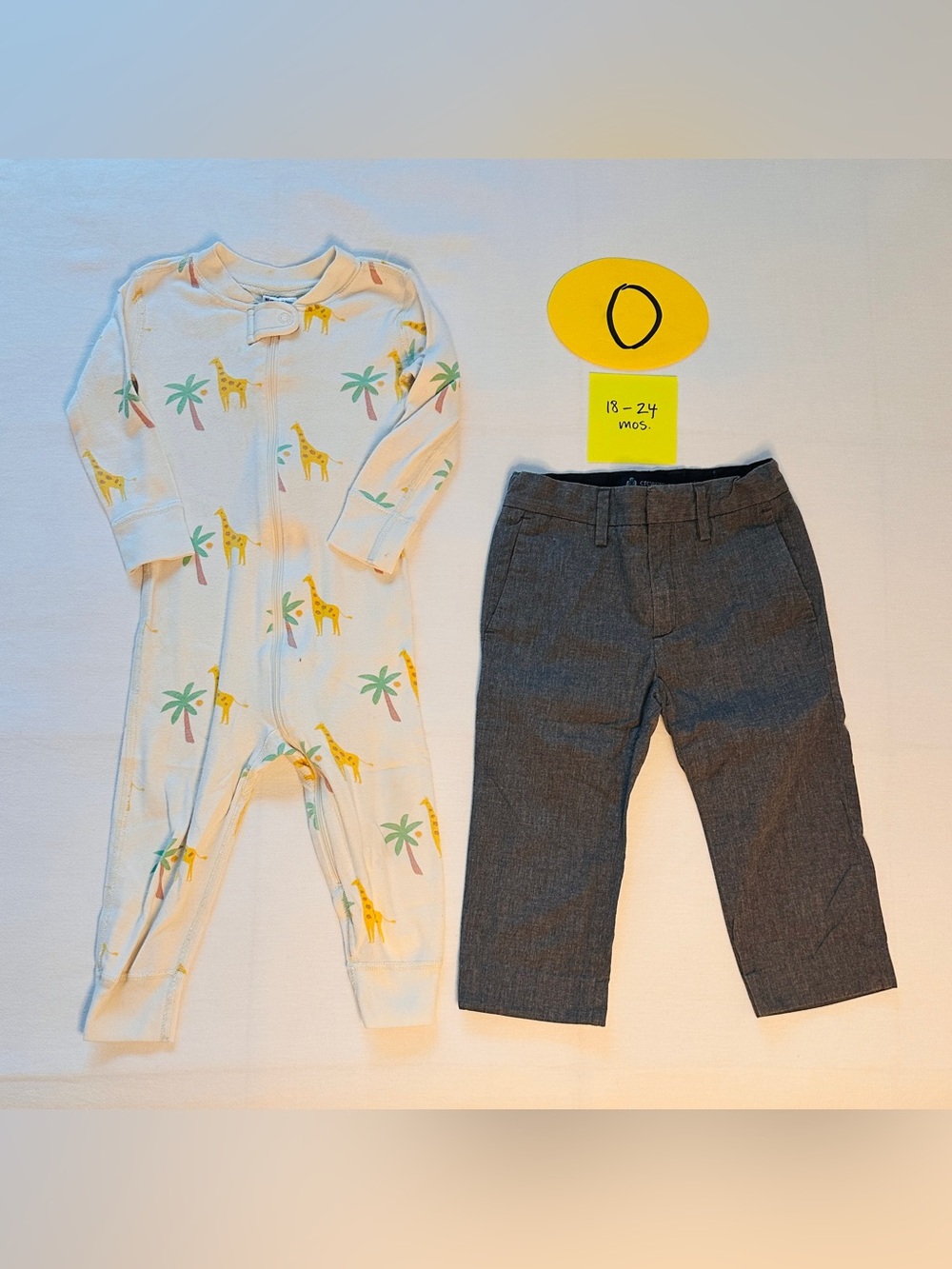 18-24 M - Baby Boy Bundle (2 items)
1 Pajamas, 1 dress pants